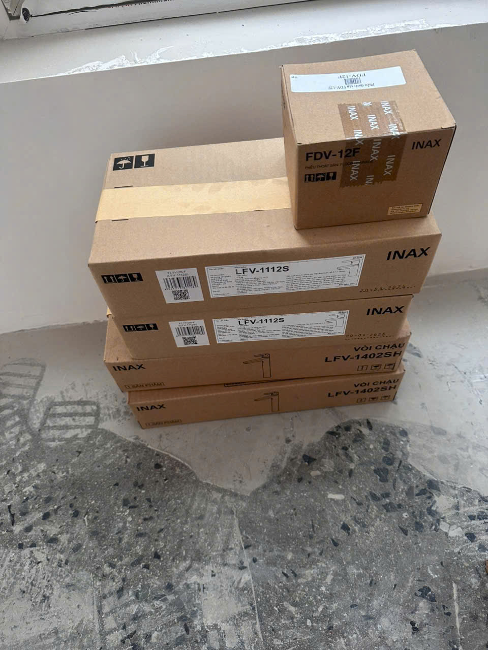 Thiết bị vệ sinh INAX